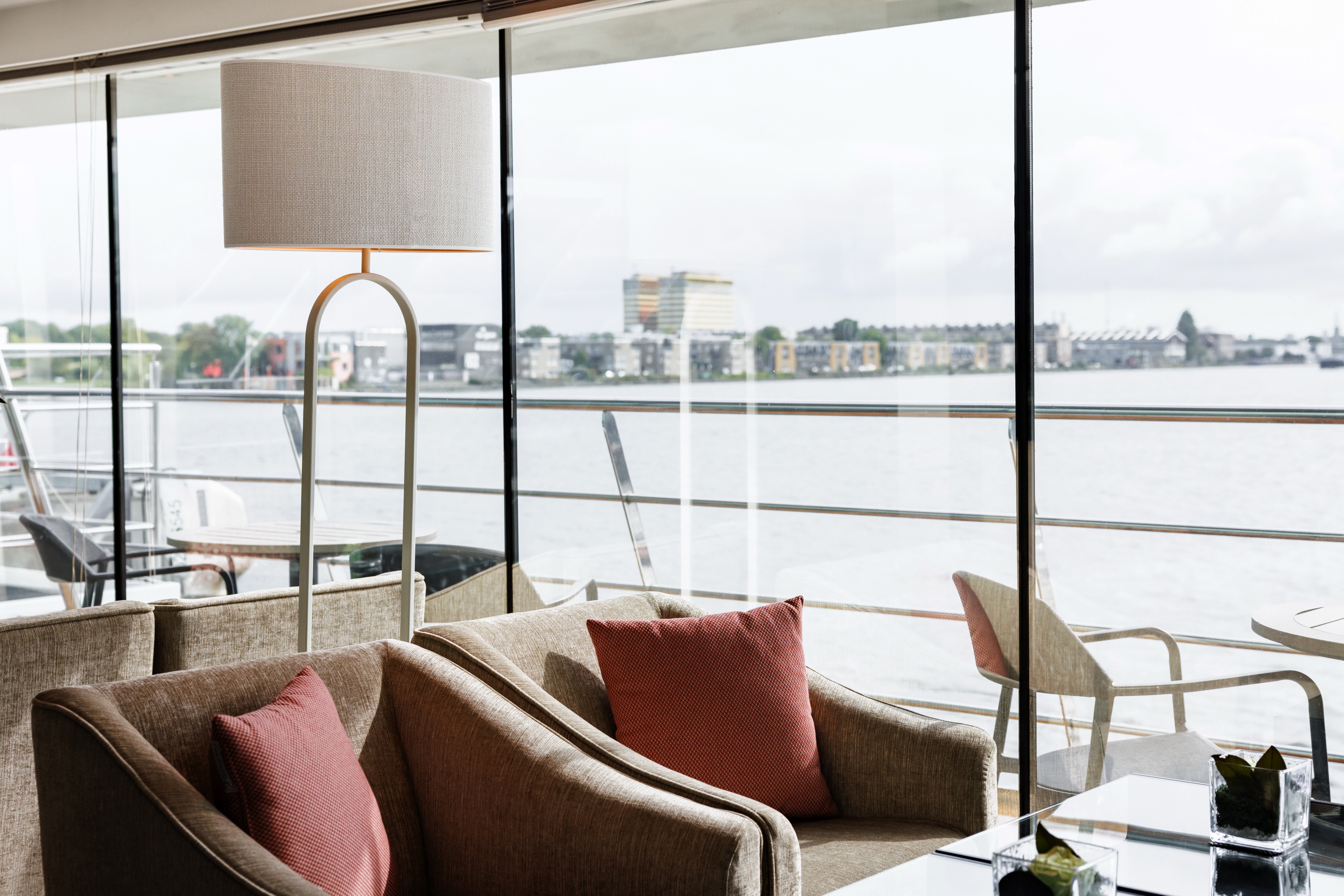 Avalon Panorama - Club Lounge